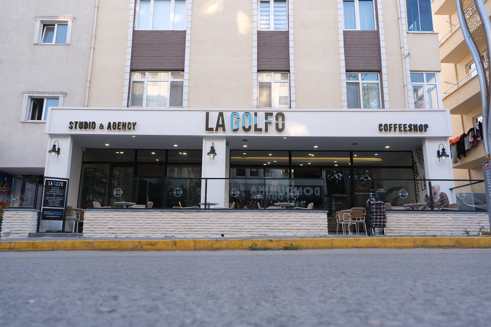 La Golfo Coffee iç mekânı